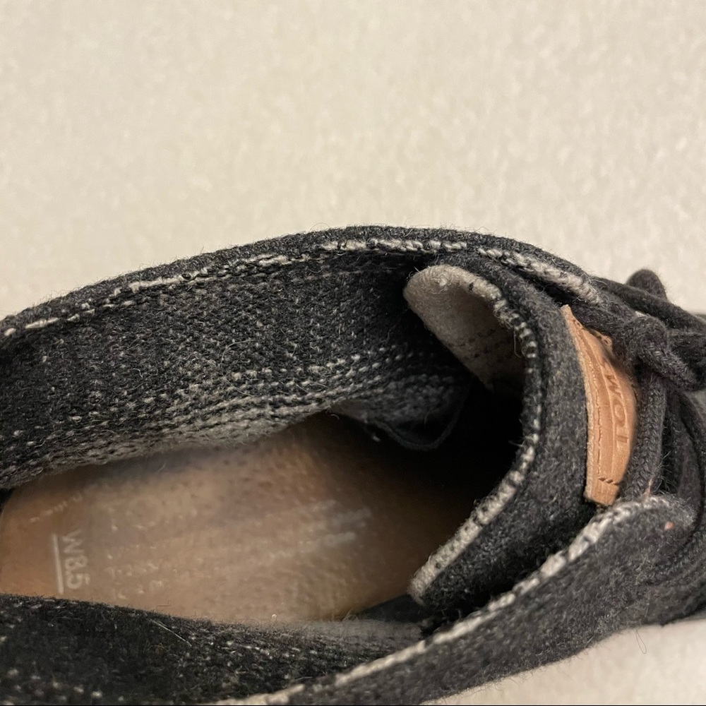 Toms Lace-up Gray Flannel Wedge Booties. Size 8.5 - Picture 6 of 9